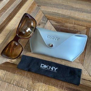 DKNY DY4002 sunglasses
